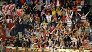 Aficionados del Sevilla en un derbi