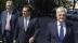Antonio Pulido (c), acompañado de los letrados, Francisco Baena (d) y José Manuel García Quílez (i), a su llegada a los juzgados de Sevilla