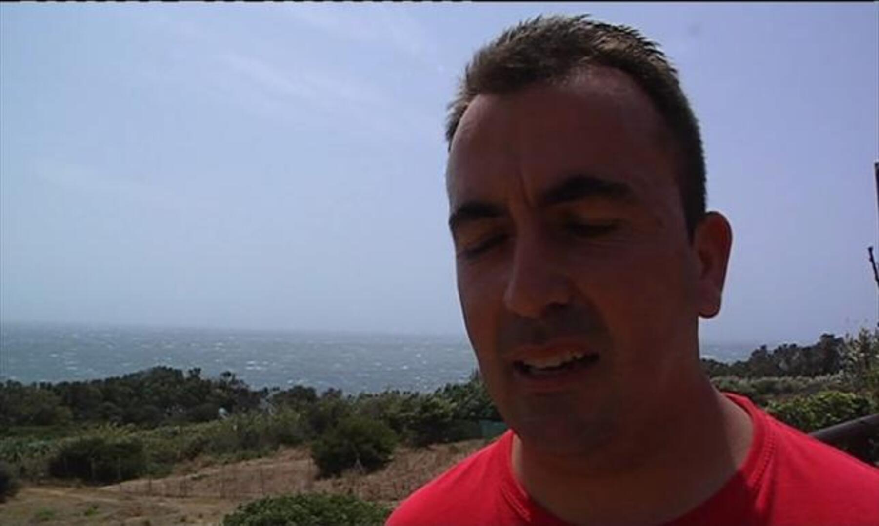 Una duna deja incomunicados a 300 vecinos en Tarifa