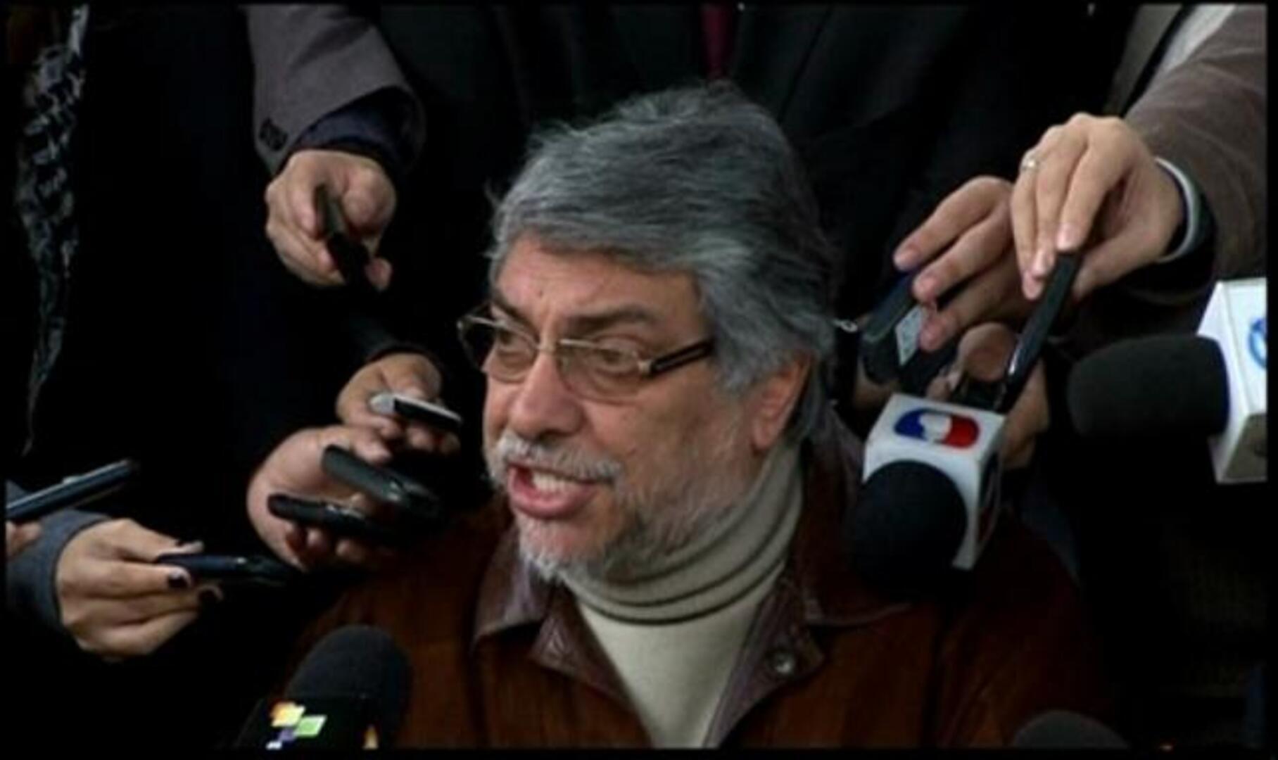 El destituido presidente paraguayo Fernando Lugo da continuidad a su gabinete