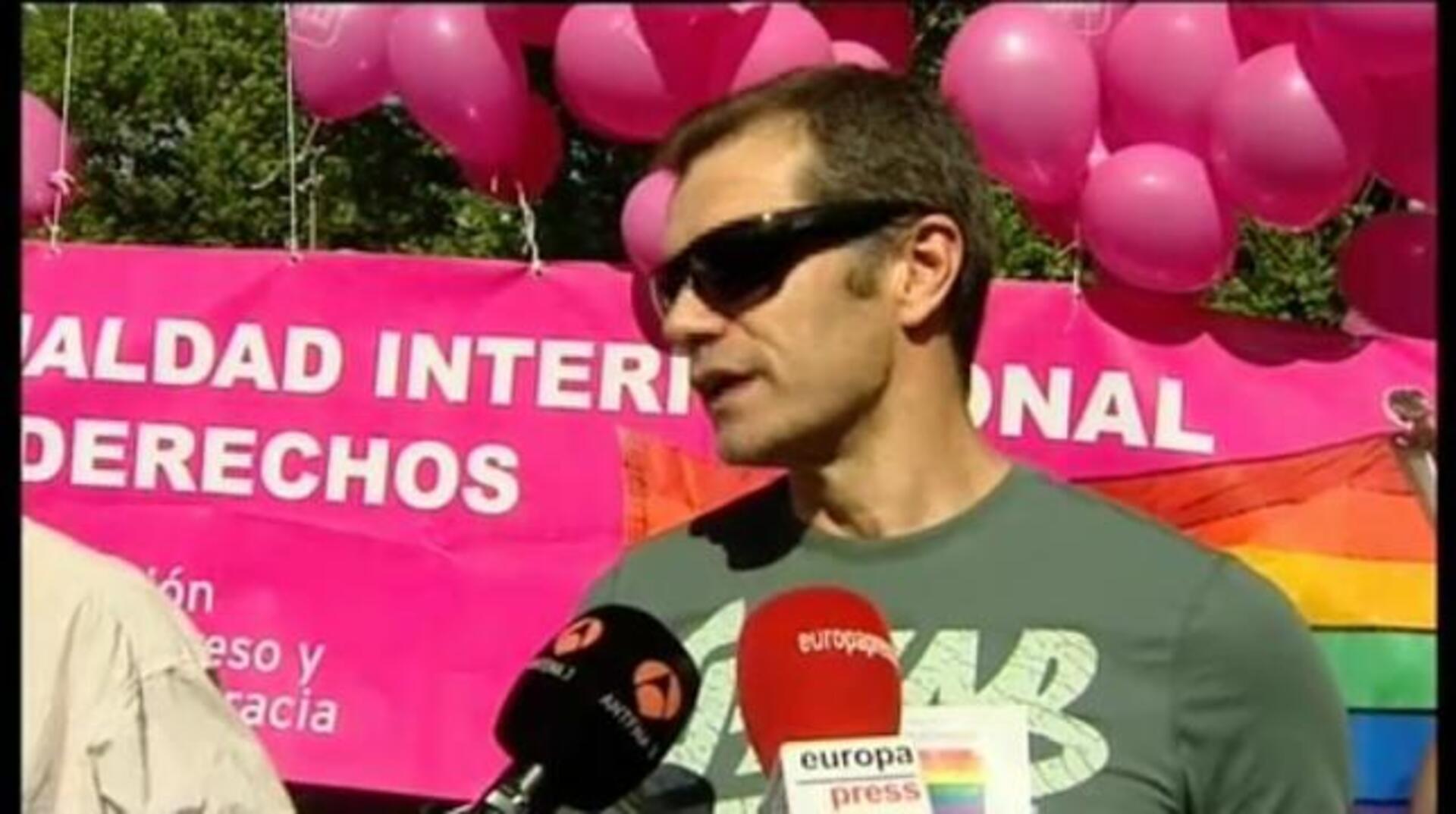 Valenciano reivindica el matrimonio gay en el Orgullo