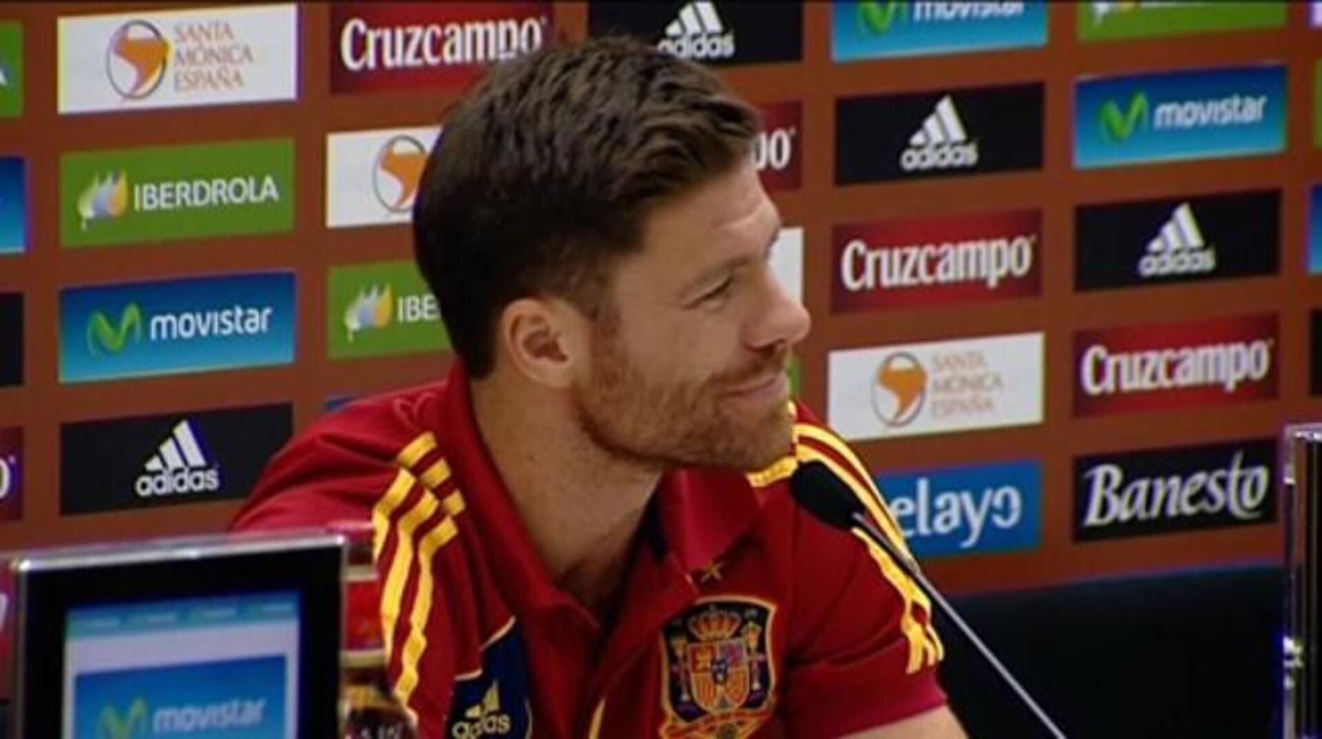 Alonso y Alba defienden la entrada de la 'Roja'
