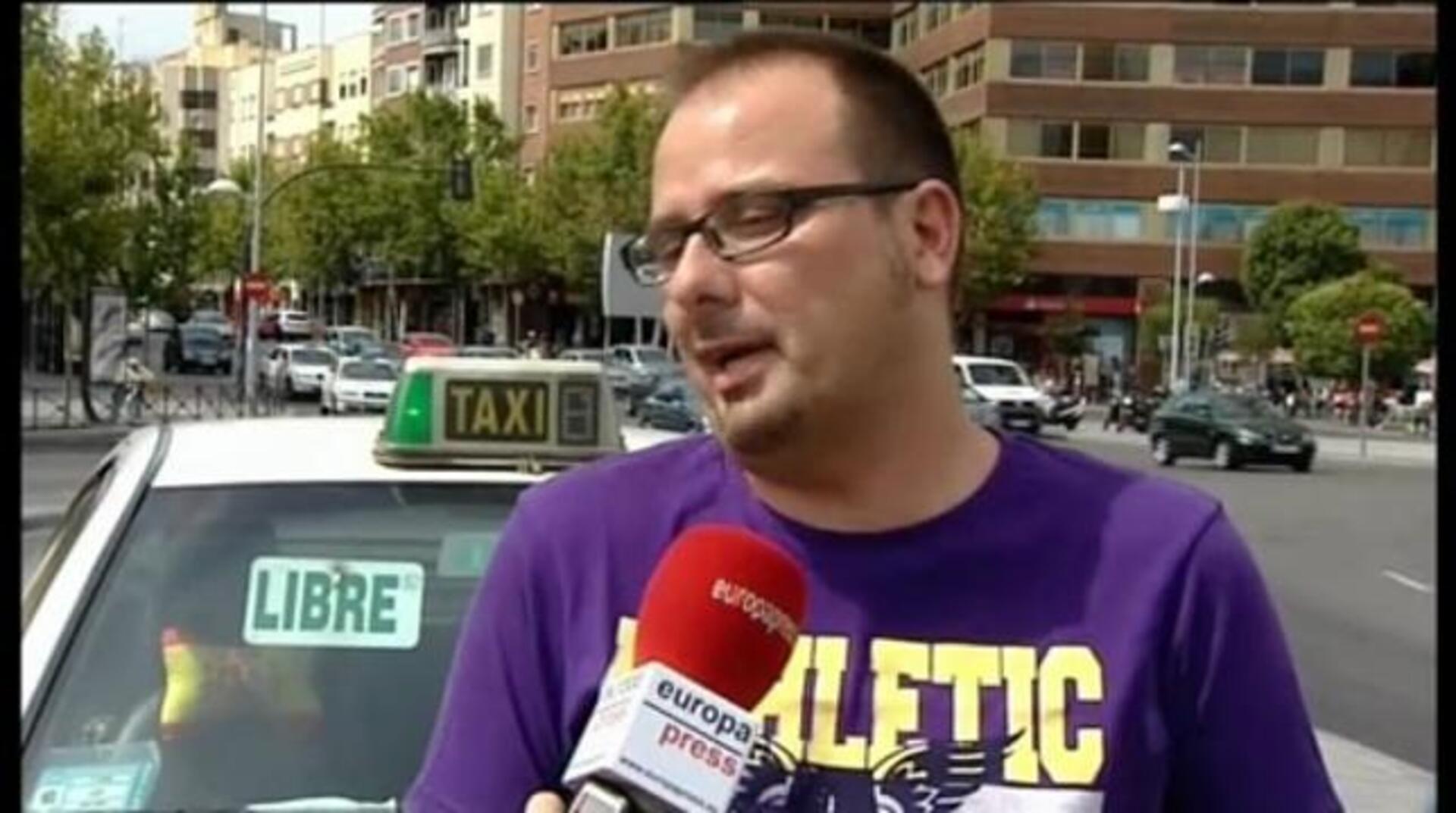 Usuarios de Metro apuestan por el autobús ante la huelga