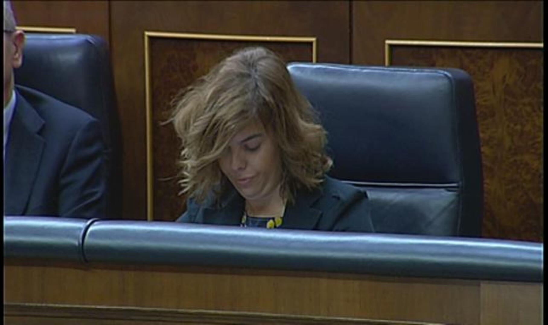 Sáenz de Santamaría pide al PSOE "coordinación con el Gobierno en asuntos de Estado"