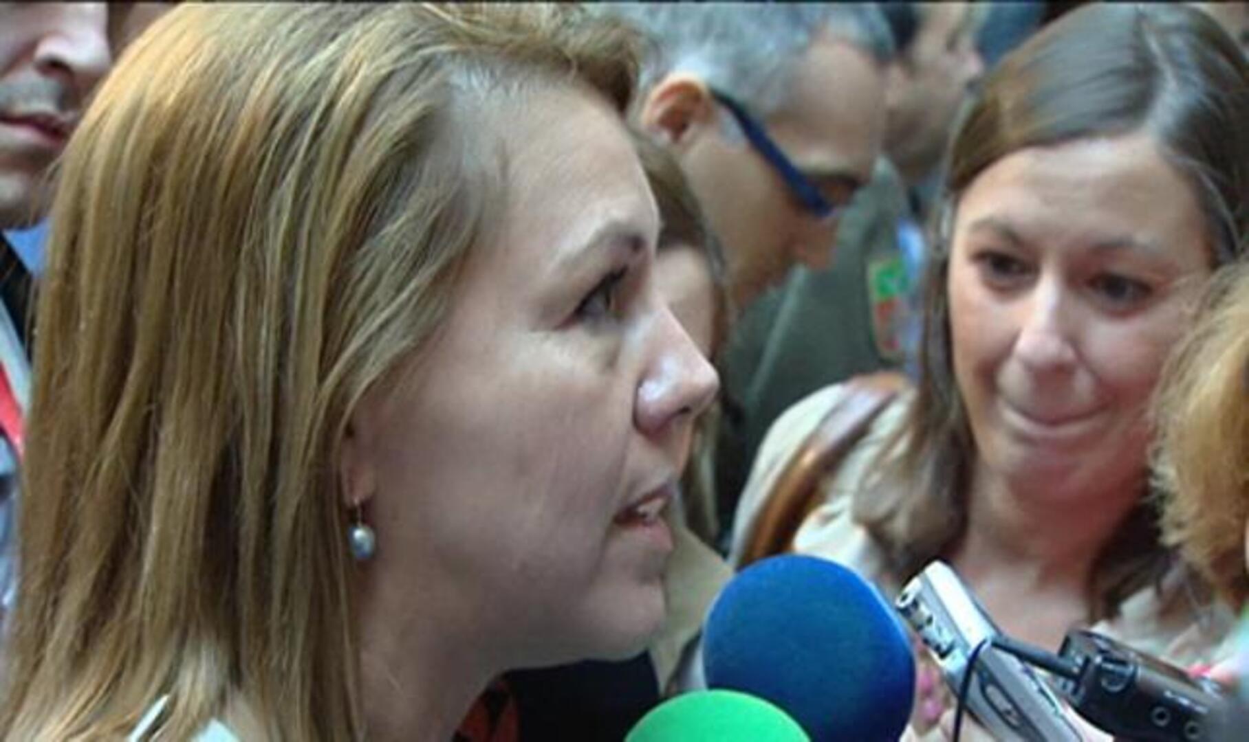 Cospedal: "No pasa nada por pedir ayuda cuando se trata de pagar"