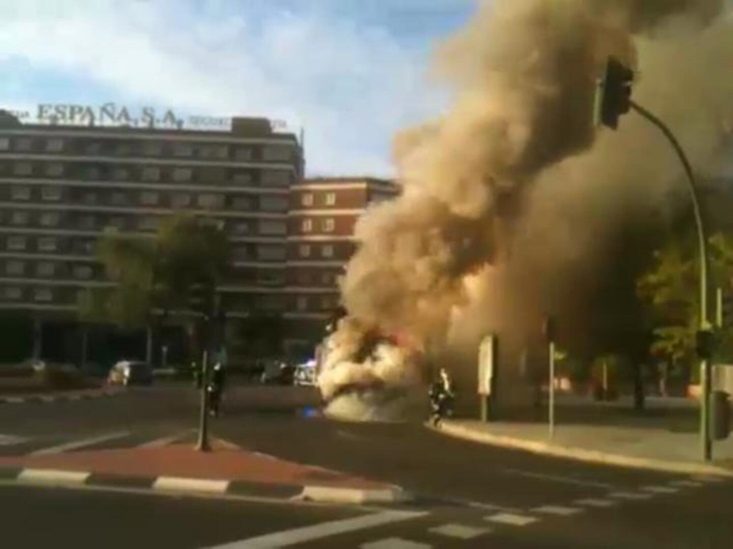 Autobus de la EMT ardiendo