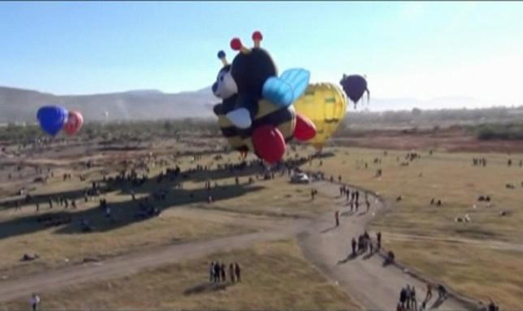 Decenas de globos aerostáticos en el cielo mexicano